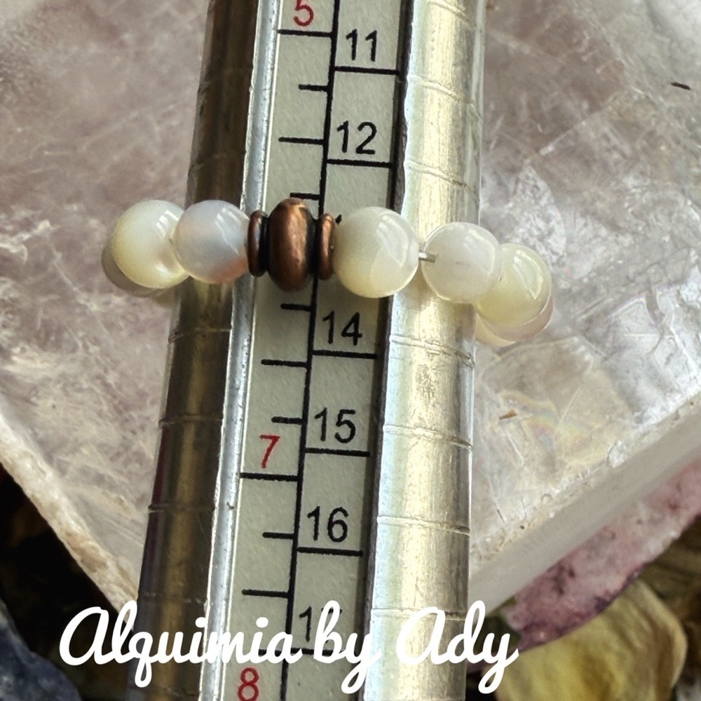 Alquimia by Ady Beaded Ring with brass and white agate